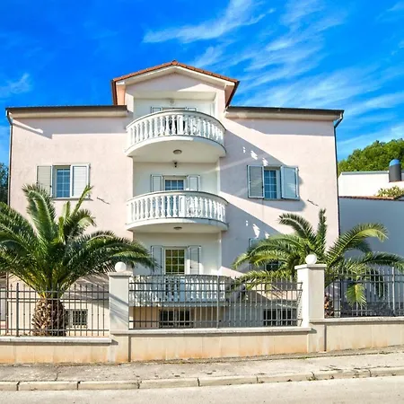 Ori Holiday home *