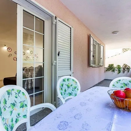 Holiday home Ori Pula