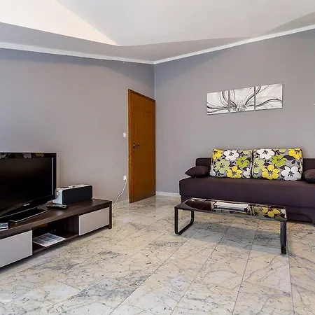 Ori Holiday home *